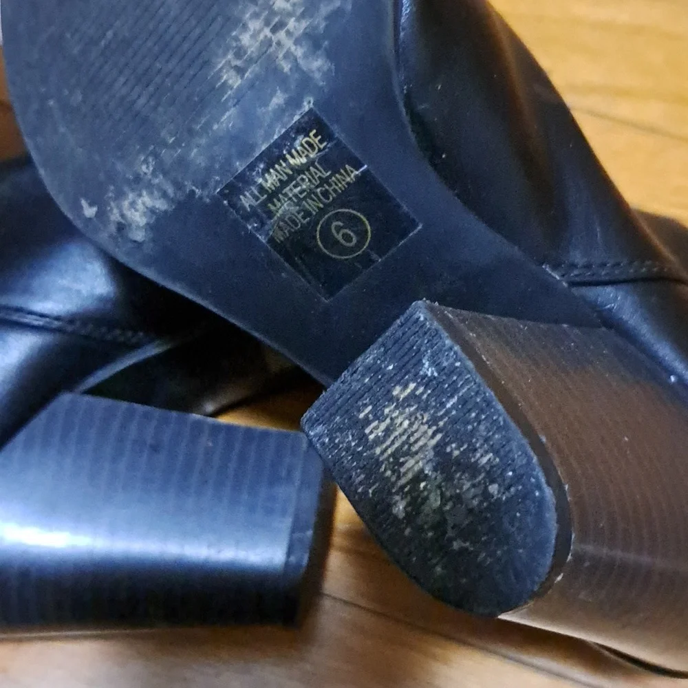 Heart in D black leather heel boots good used condition - Picture 6 of 6